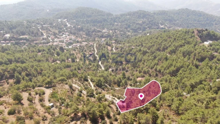 9,365m² Plot for Sale in Vavatsinia, Larnaca District