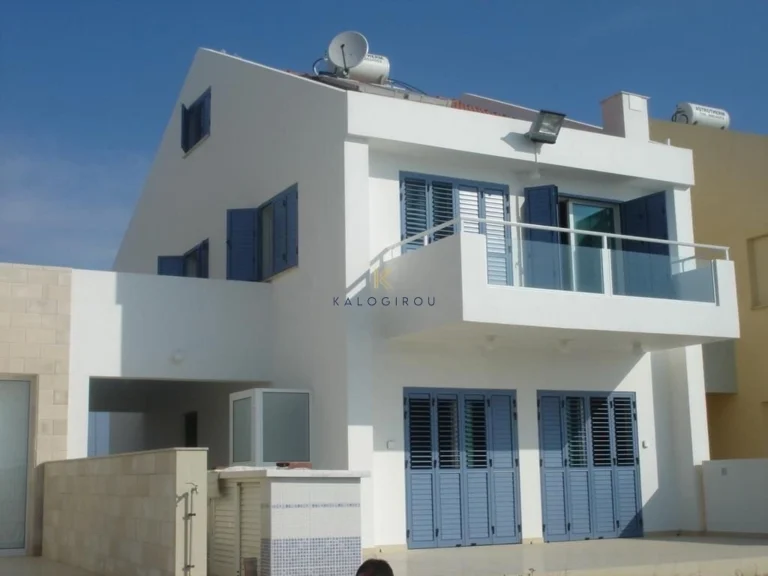 3 Bedroom House for Sale in Pervolia Larnacas