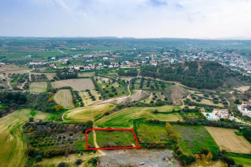 2,007m² Plot for Sale in Pera, Nicosia District