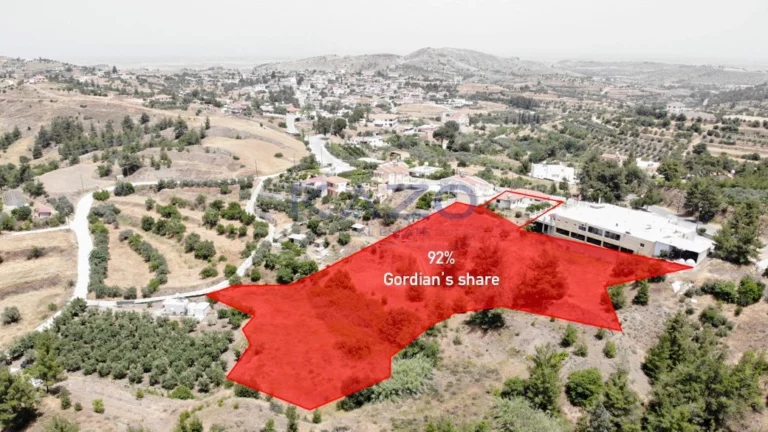 9,340m² Plot for Sale in Agia Marina Xyliatou, Nicosia District