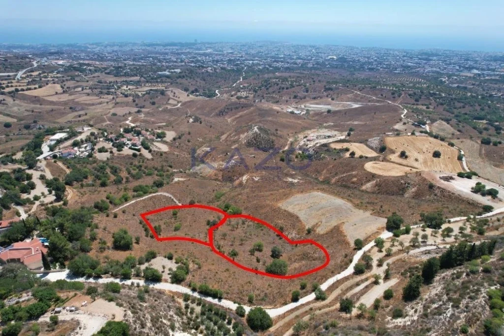 6,820m² Plot for Sale in Armou, Paphos District