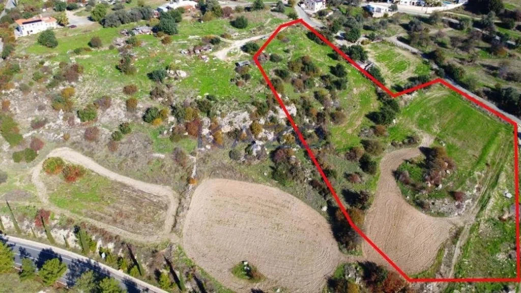 11,706m² Plot for Sale in Peristerona Pafou, Paphos District