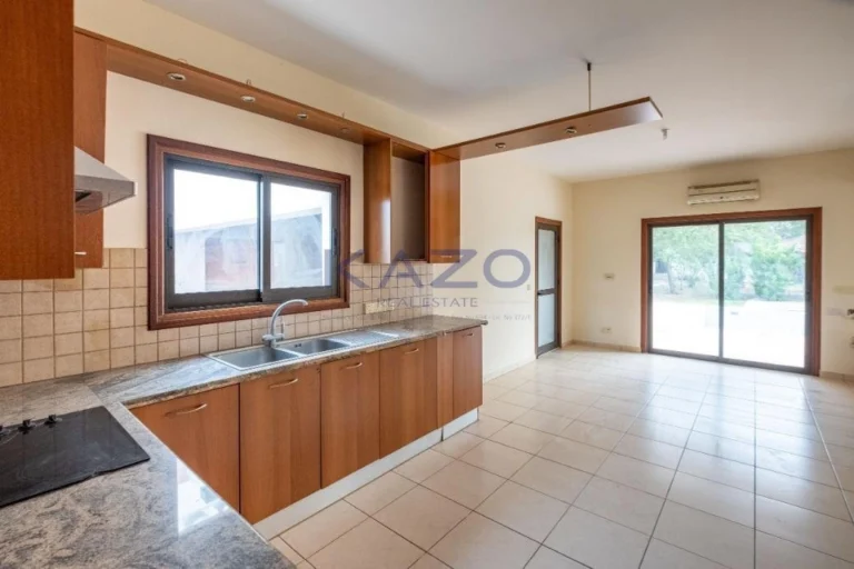 3 Bedroom House for Sale in Strovolos, Nicosia District