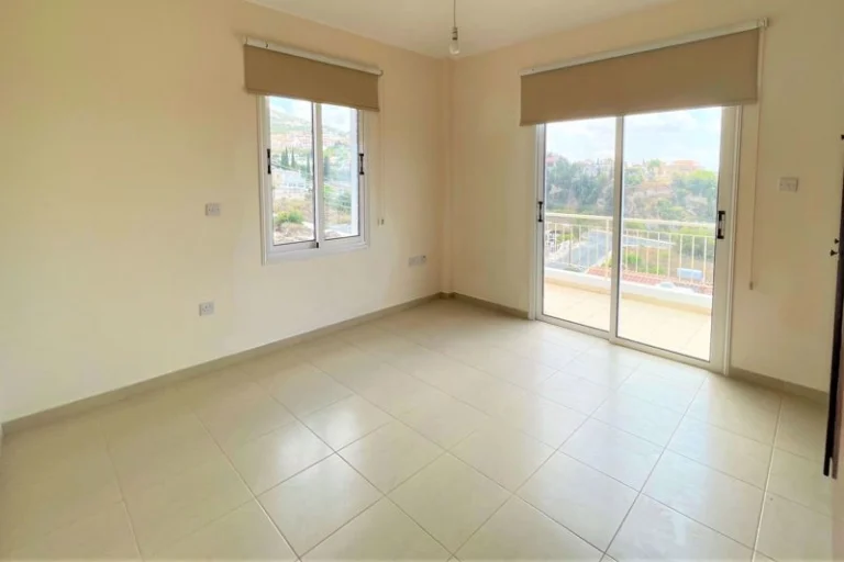 6+ Bedroom House for Sale in Tala, Paphos District