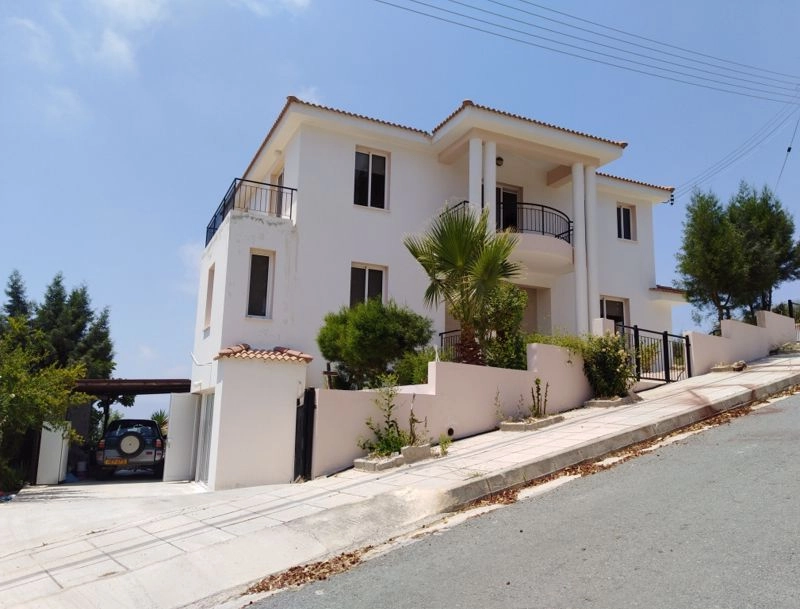 6+ Bedroom House for Sale in Tala, Paphos District