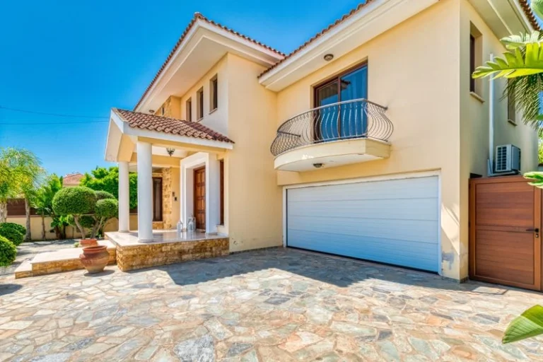 4 Bedroom House for Sale in Livadia Larnakas, Larnaca District