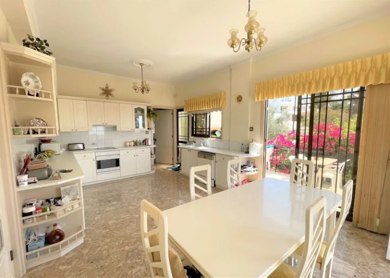 5 Bedroom House for Sale in Tala, Paphos District