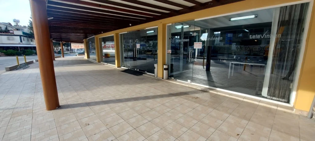 180m² Commercial for Rent in Kato Paphos