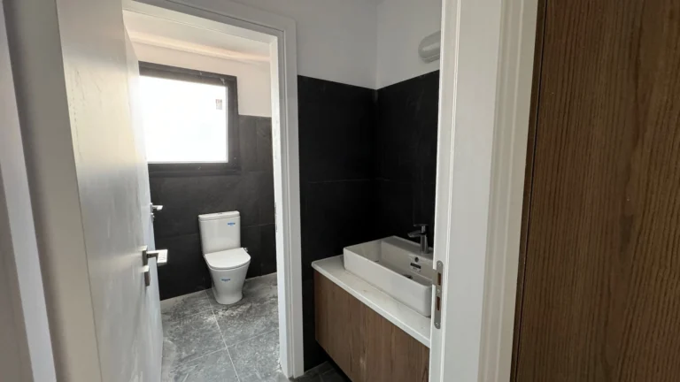 280m² Office for Rent in Limassol District