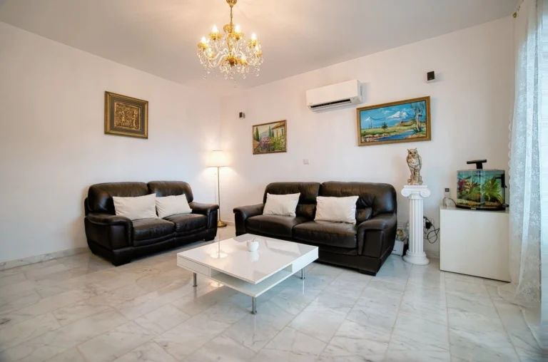 4 Bedroom House for Sale in Chlorakas, Paphos District