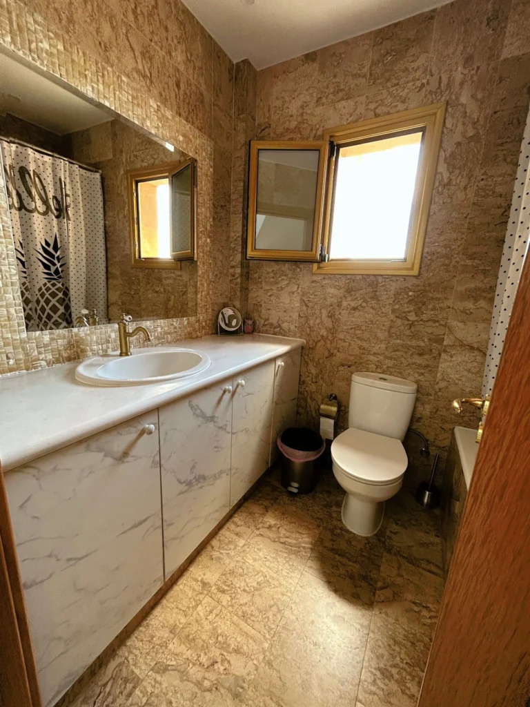 4 Bedroom House for Sale in Chlorakas, Paphos District