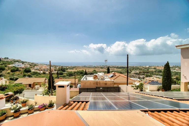 4 Bedroom House for Sale in Chlorakas, Paphos District