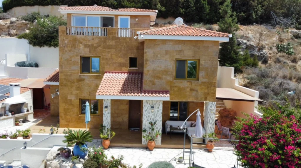 4 Bedroom House for Sale in Chlorakas, Paphos District