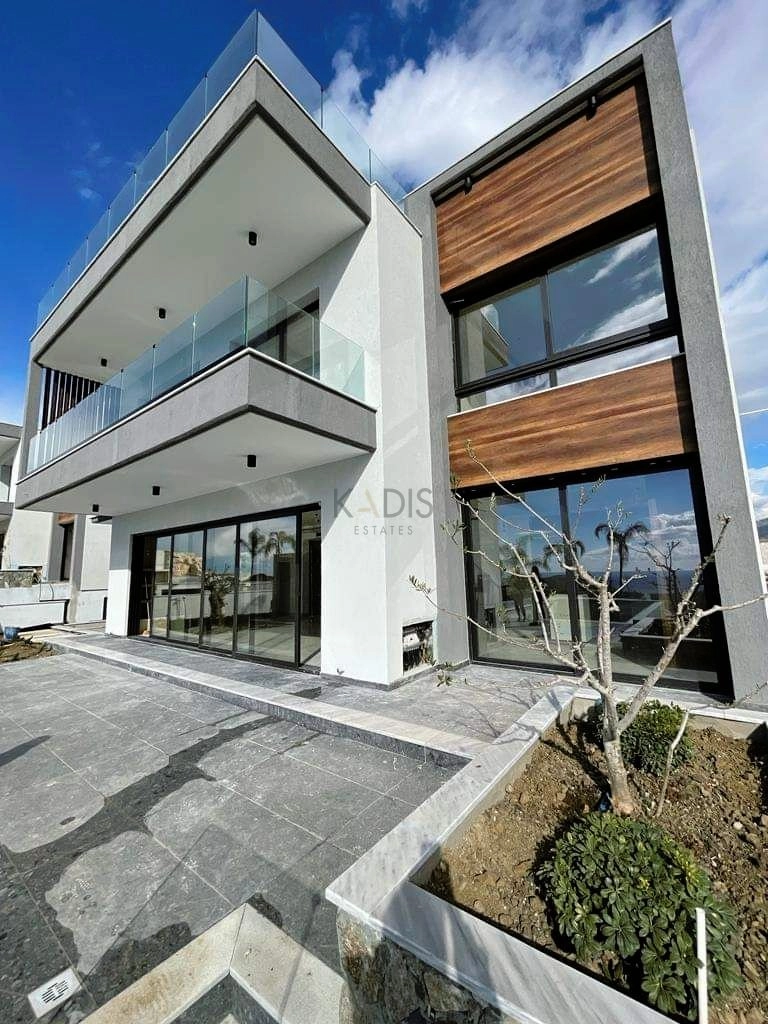 4 Bedroom House for Sale in Parekklisia, Limassol District
