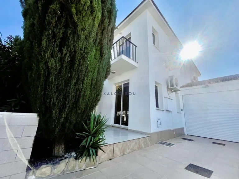 4 Bedroom House for Sale in Livadia Larnakas, Larnaca District