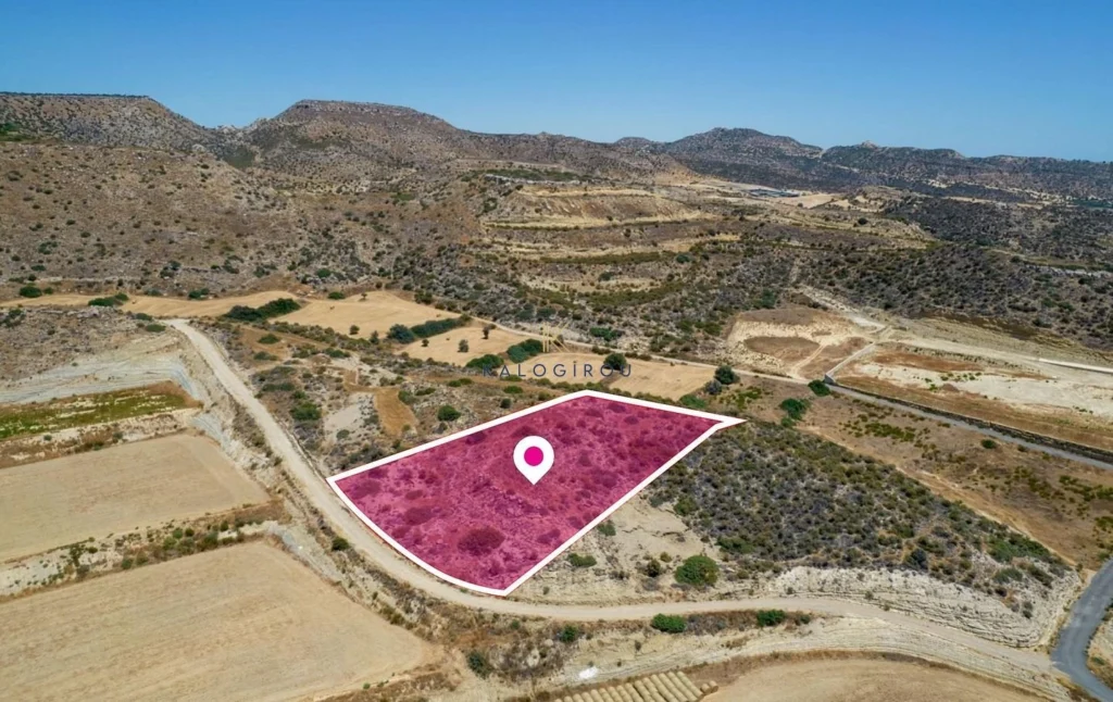 7,174m² Plot for Sale in Maroni, Larnaca District