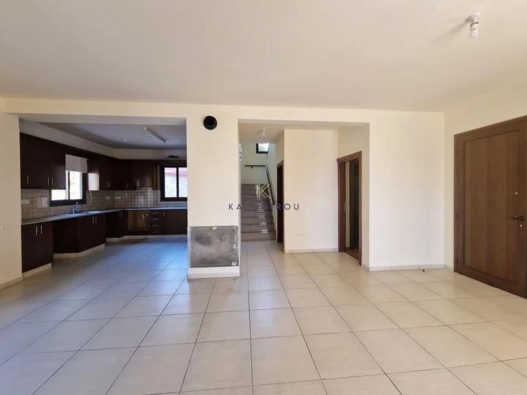4 Bedroom House for Sale in Kynousa, Paphos District