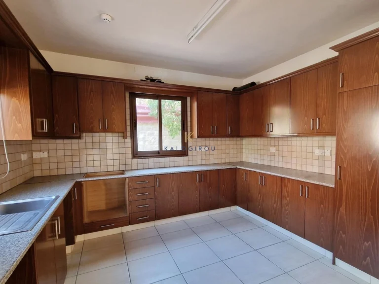 4 Bedroom House for Sale in Kynousa, Paphos District