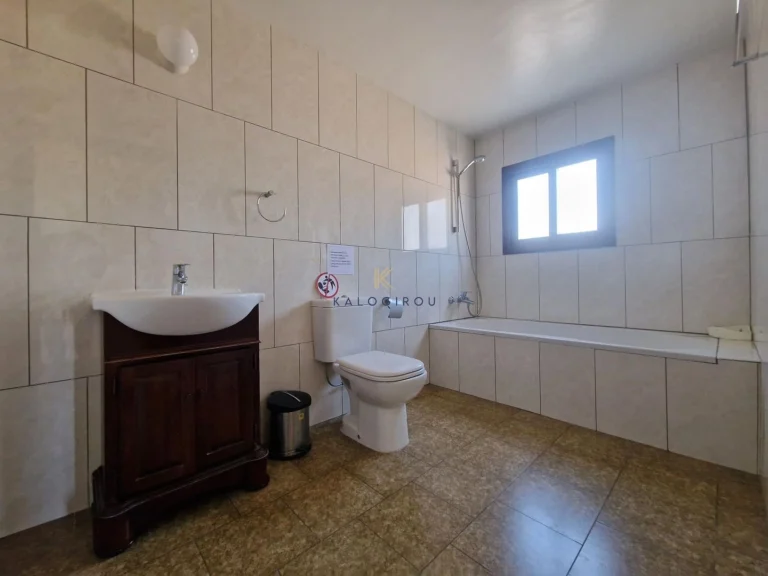 4 Bedroom House for Sale in Kynousa, Paphos District