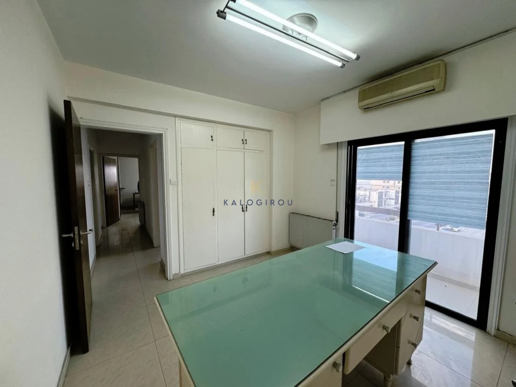 144m² Office for Rent in Larnaca District