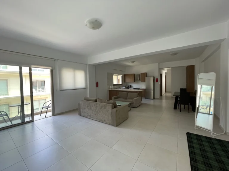 2 Bedroom Apartment for Rent in Larnaca – Finikoudes