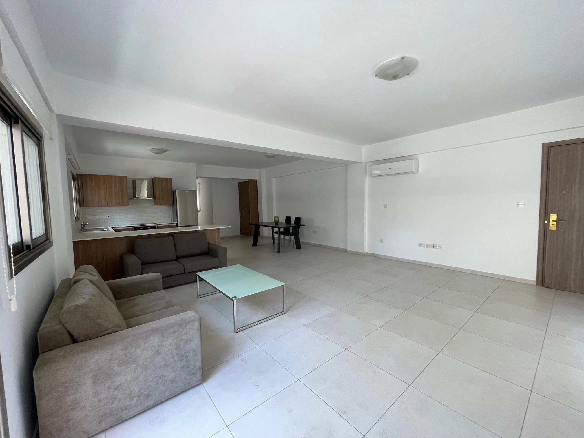 2 Bedroom Apartment for Rent in Larnaca – Finikoudes