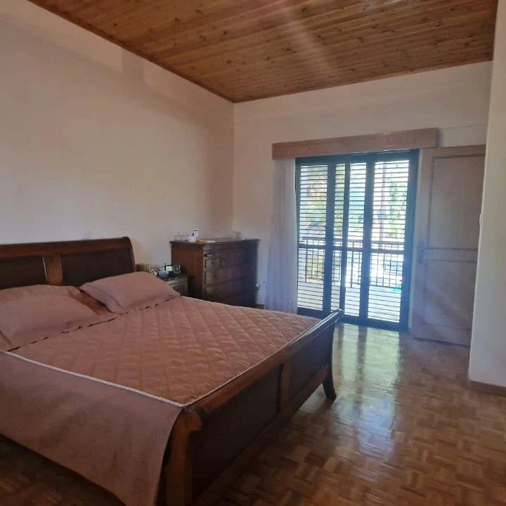 5 Bedroom House for Sale in Moniatis, Limassol District