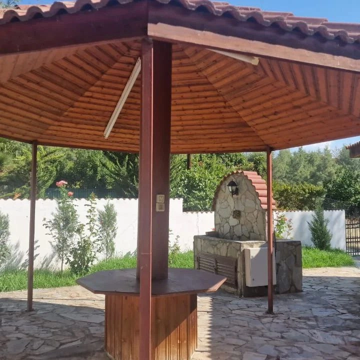 5 Bedroom House for Sale in Moniatis, Limassol District