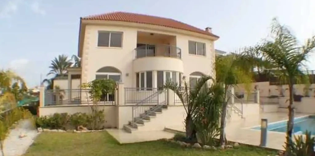 5 Bedroom House for Sale in Mouttagiaka, Limassol District