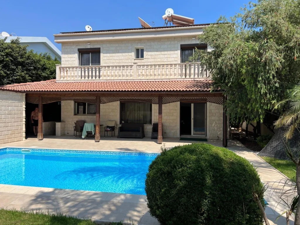 5 Bedroom House for Sale in Germasogeia, Limassol District