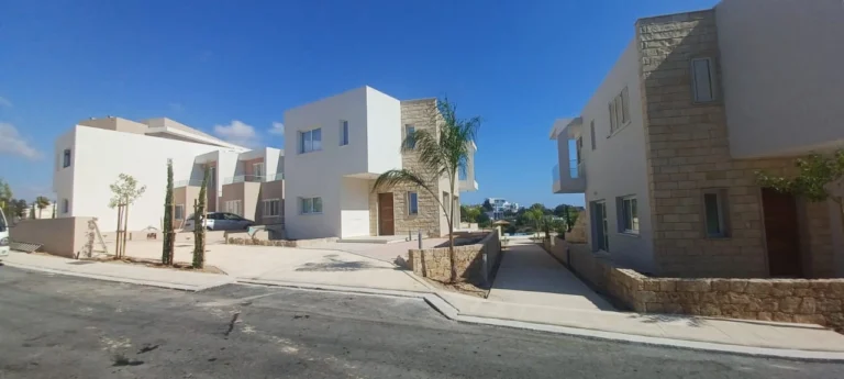 3 Bedroom House for Sale in Chlorakas, Paphos District