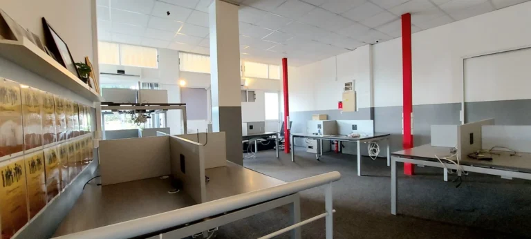 180m² Commercial for Rent in Kato Paphos