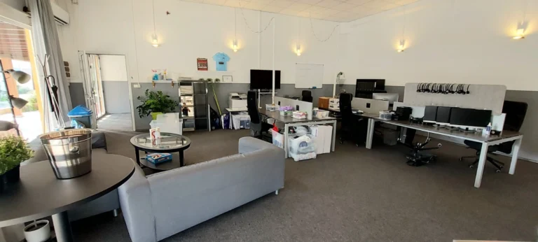180m² Commercial for Rent in Kato Paphos