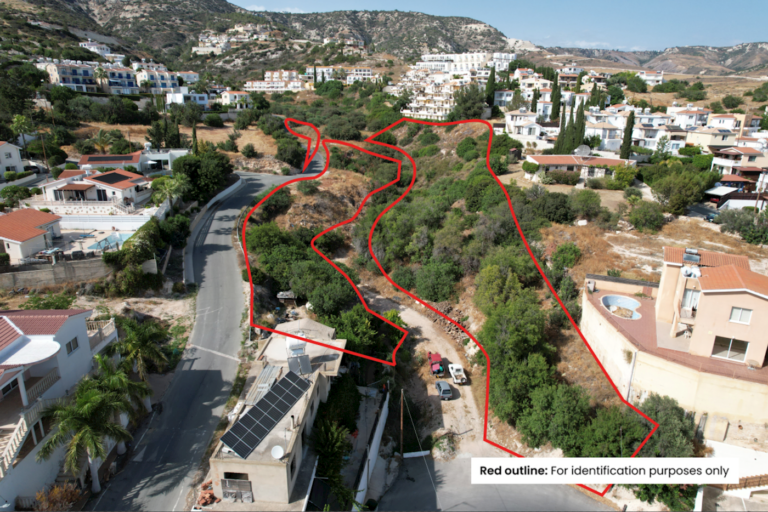 7,625m² Plot for Sale in Paphos District