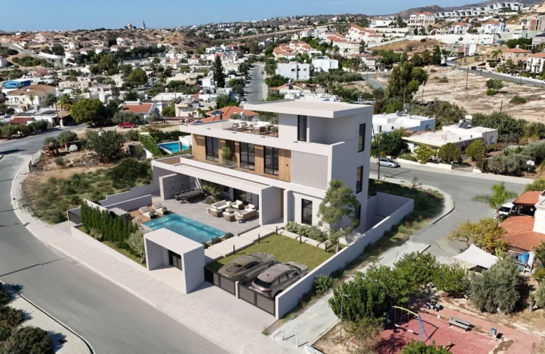 5 Bedroom House for Sale in Limassol District