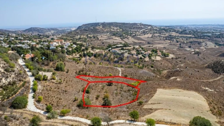 6,820m² Plot for Sale in Armou, Paphos District