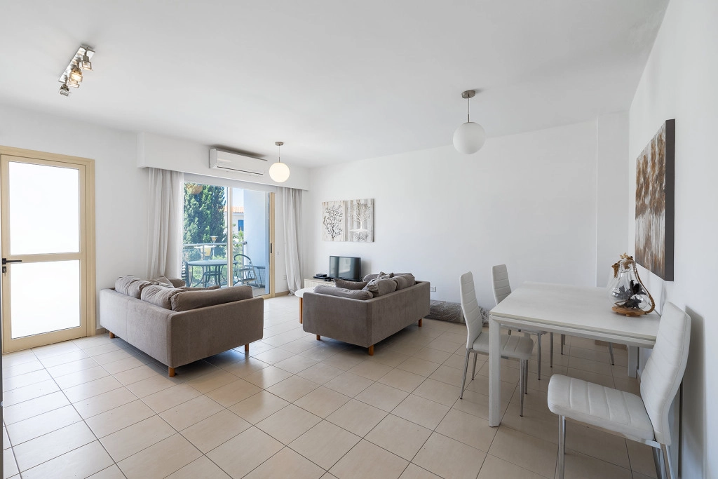 1 Bedroom Apartment for Sale in Paphos – Universal