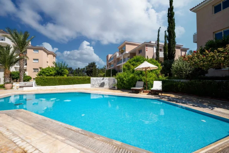 2 Bedroom Apartment for Sale in Paphos – Universal