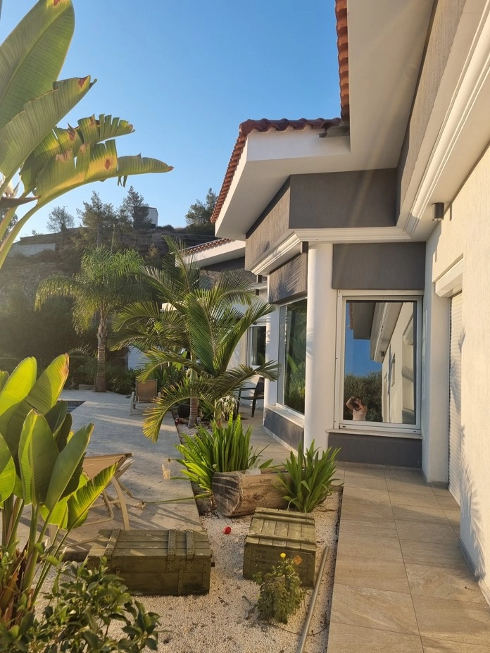 4 Bedroom House for Sale in Monagroulli, Limassol District