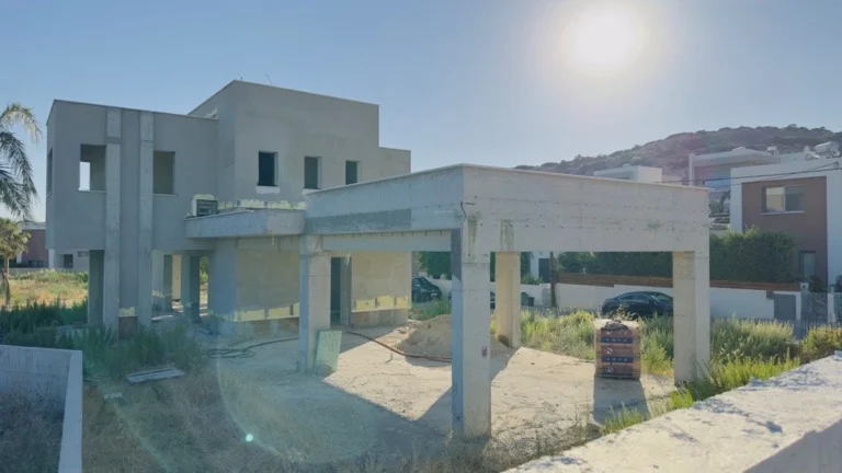 4 Bedroom House for Sale in Agios Tychonas, Limassol District