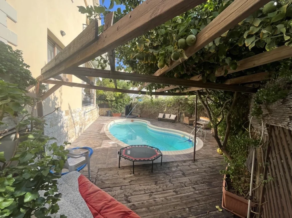 5 Bedroom House for Sale in Limassol – Agios Athanasios