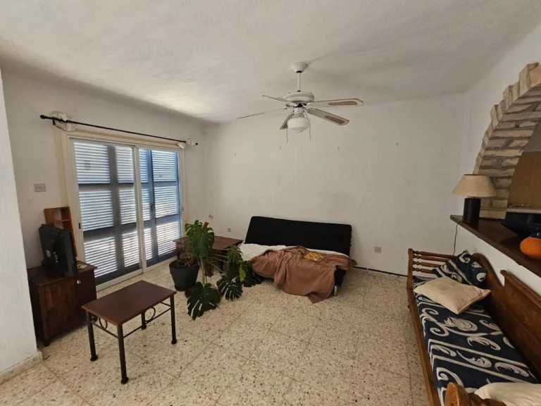 2 Bedroom House for Sale in Chlorakas, Paphos District