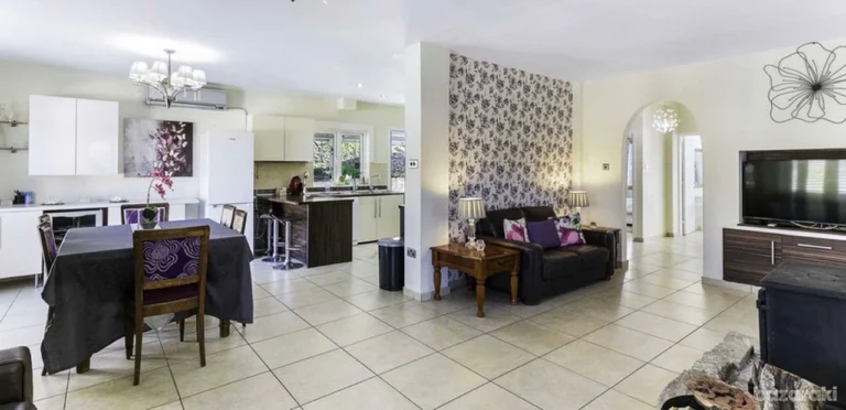 5 Bedroom House for Sale in Lania, Limassol District
