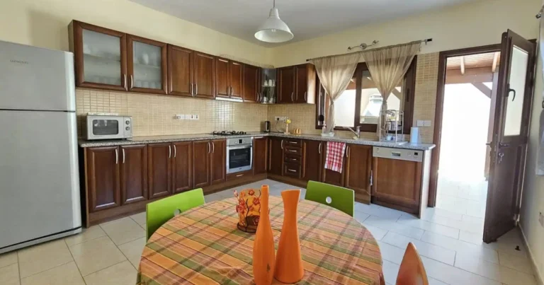 3 Bedroom House for Sale in Palodeia, Limassol District