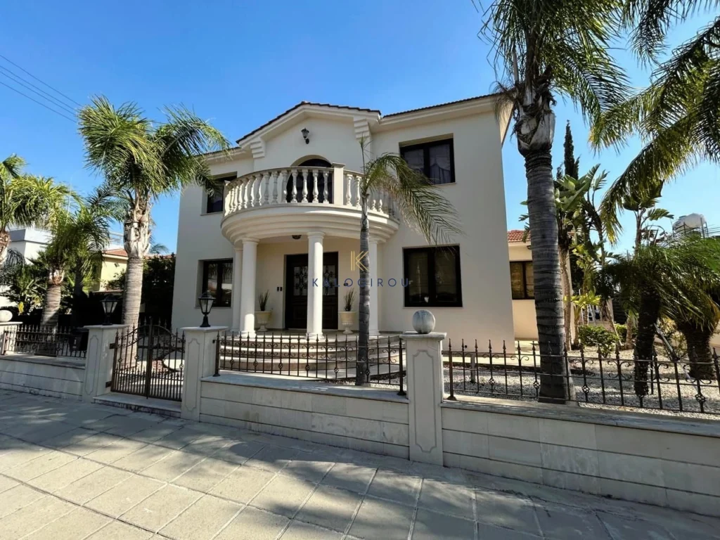 5 Bedroom House for Sale in Aradippou, Larnaca District