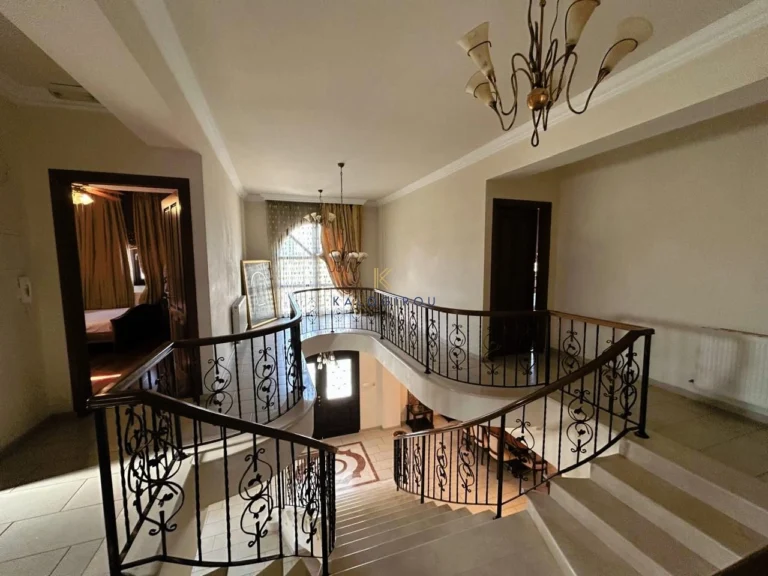 5 Bedroom House for Sale in Aradippou, Larnaca District