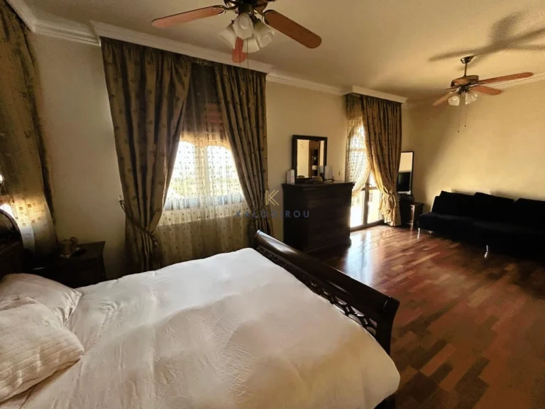 5 Bedroom House for Sale in Aradippou, Larnaca District