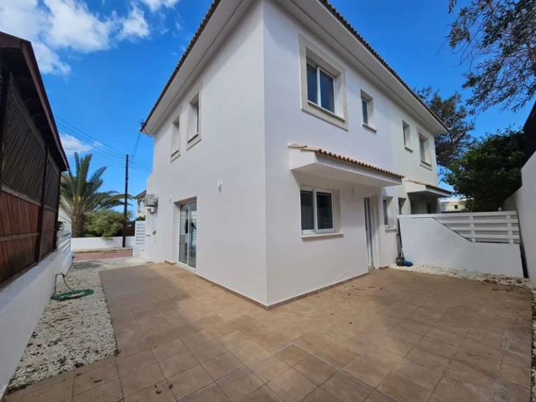 2 Bedroom House for Sale in Argaka, Paphos District