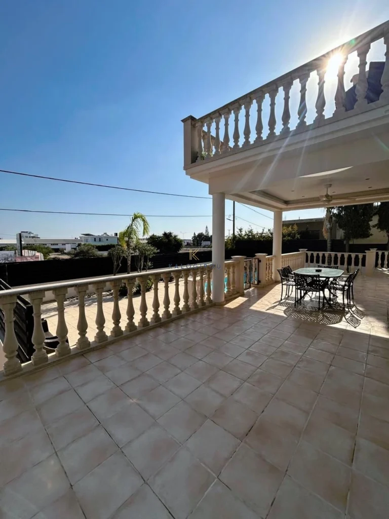 5 Bedroom House for Sale in Aradippou, Larnaca District