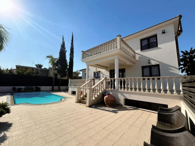 5 Bedroom House for Sale in Aradippou, Larnaca District